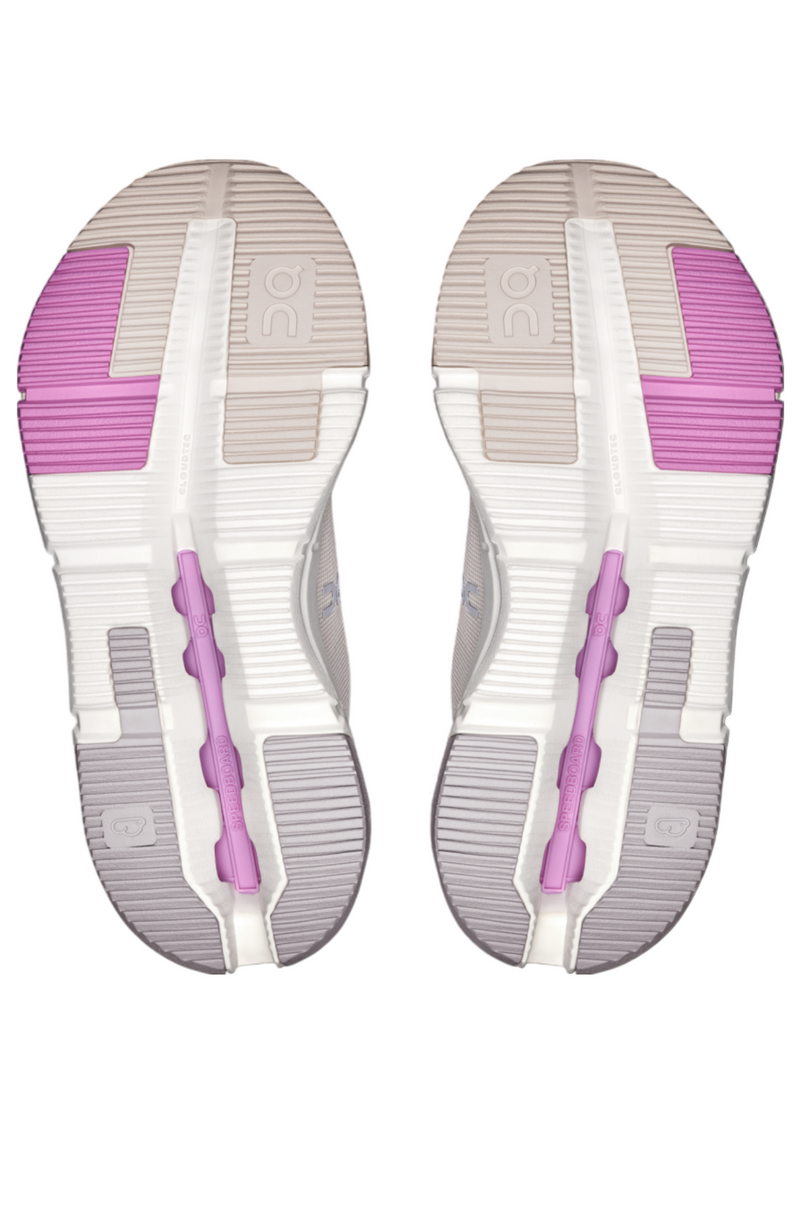 On - Women's Cloudnova Form 2