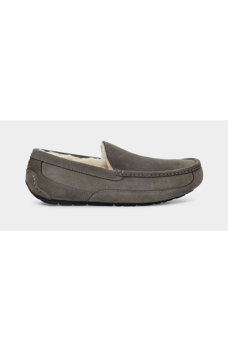 UGG®  - Men's Ascot Slipper